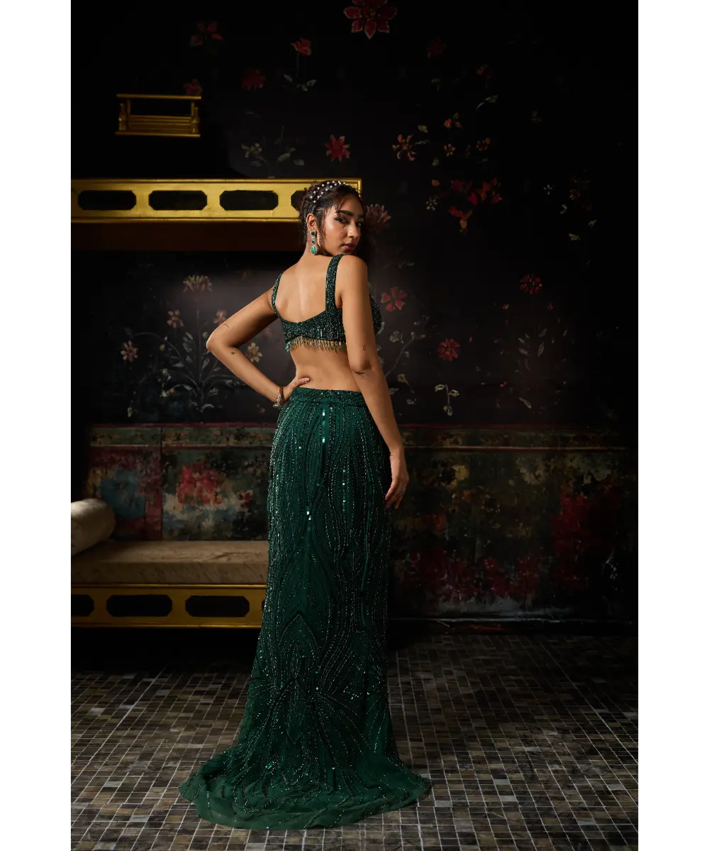 DIYARAJVVIR - EMERALD GREEN EMBELLISHED TRAIL SLIT SKIRT SET
